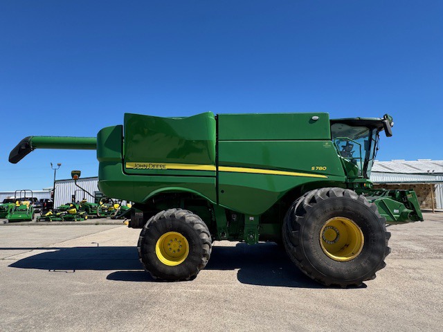 2024 John Deere S780 Image 9