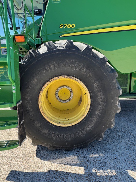 2024 John Deere S780 Image 16