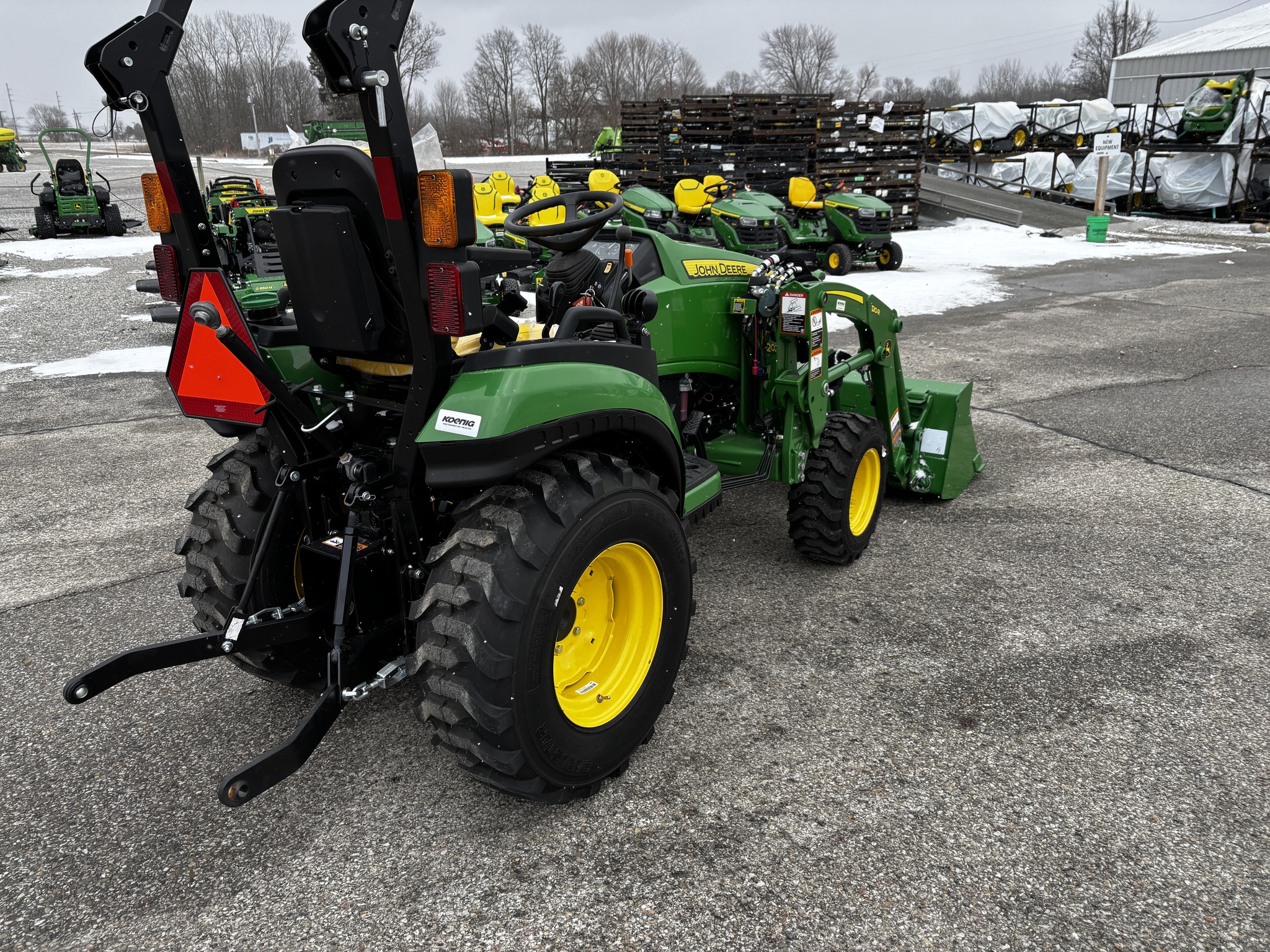 New In-Stock 2025 John Deere 2032R Compact Utility Tractors at Koenig Equipment in Richmond, IN - PhotoXL3