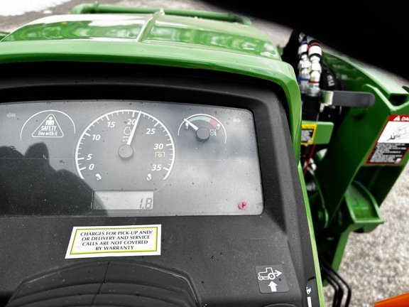 New In-Stock 2025 John Deere 2032R Compact Utility Tractors at Koenig Equipment in Richmond, IN - Photo9