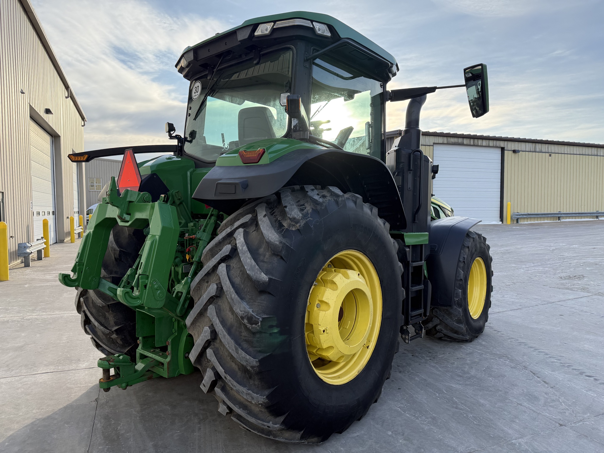 2023 John Deere 8R 370 Image 3