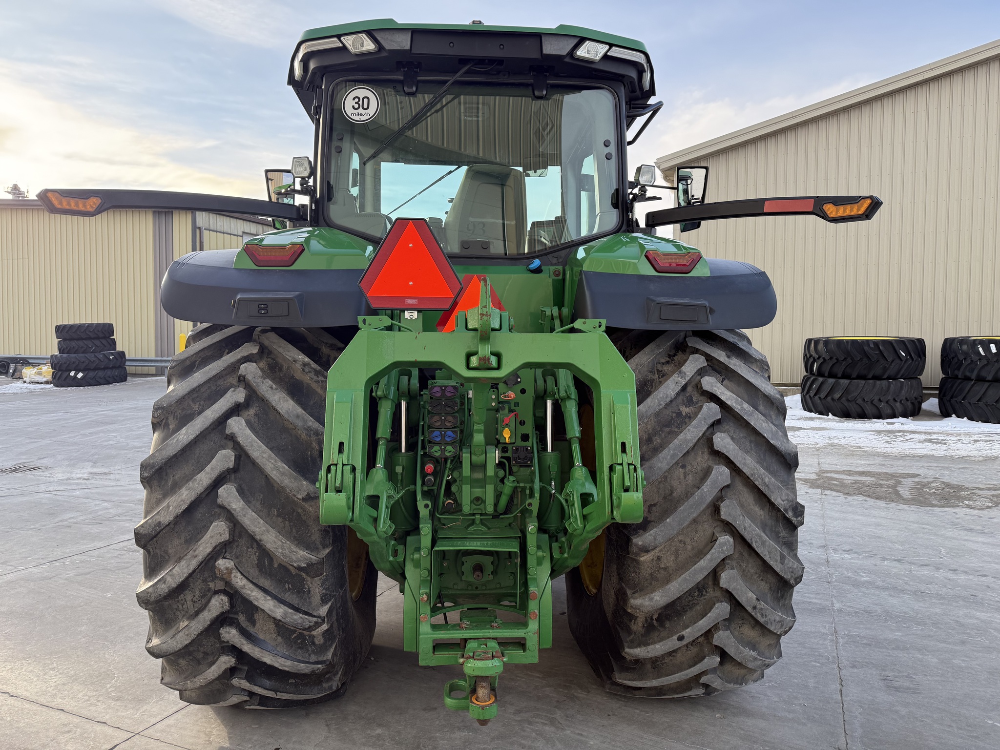 2023 John Deere 8R 370 Image 4