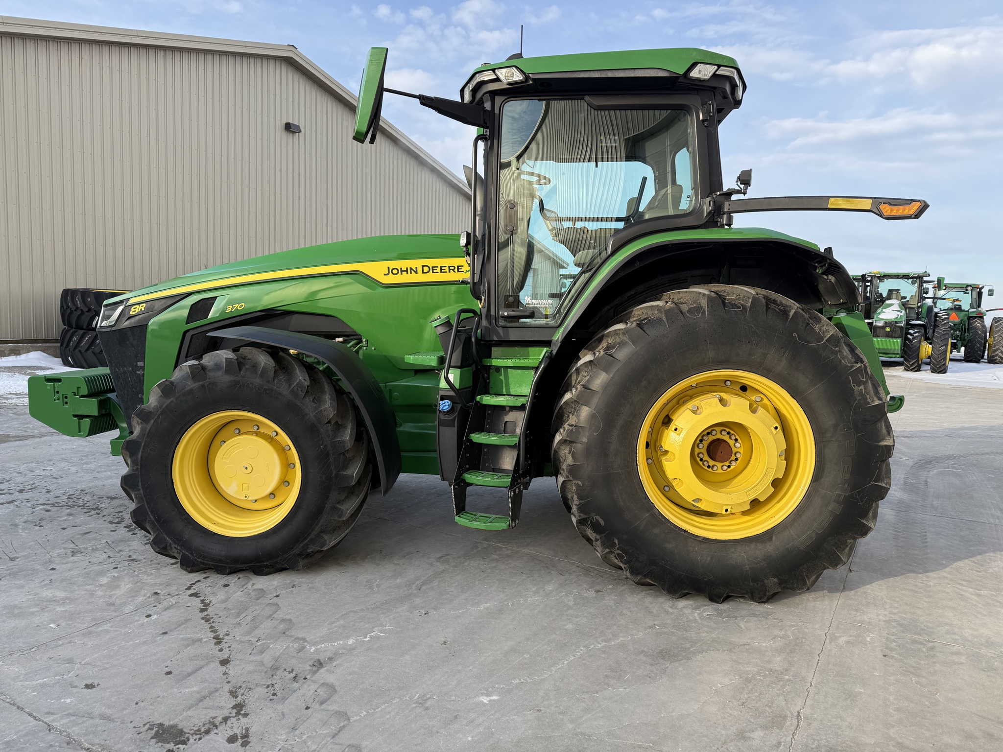 2023 John Deere 8R 370 Image 6