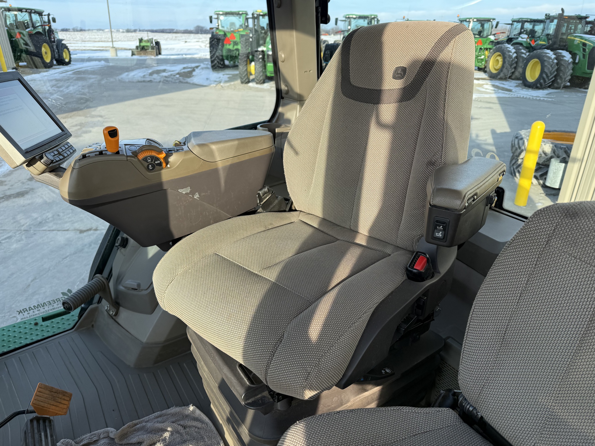 2023 John Deere 8R 370 Image 10