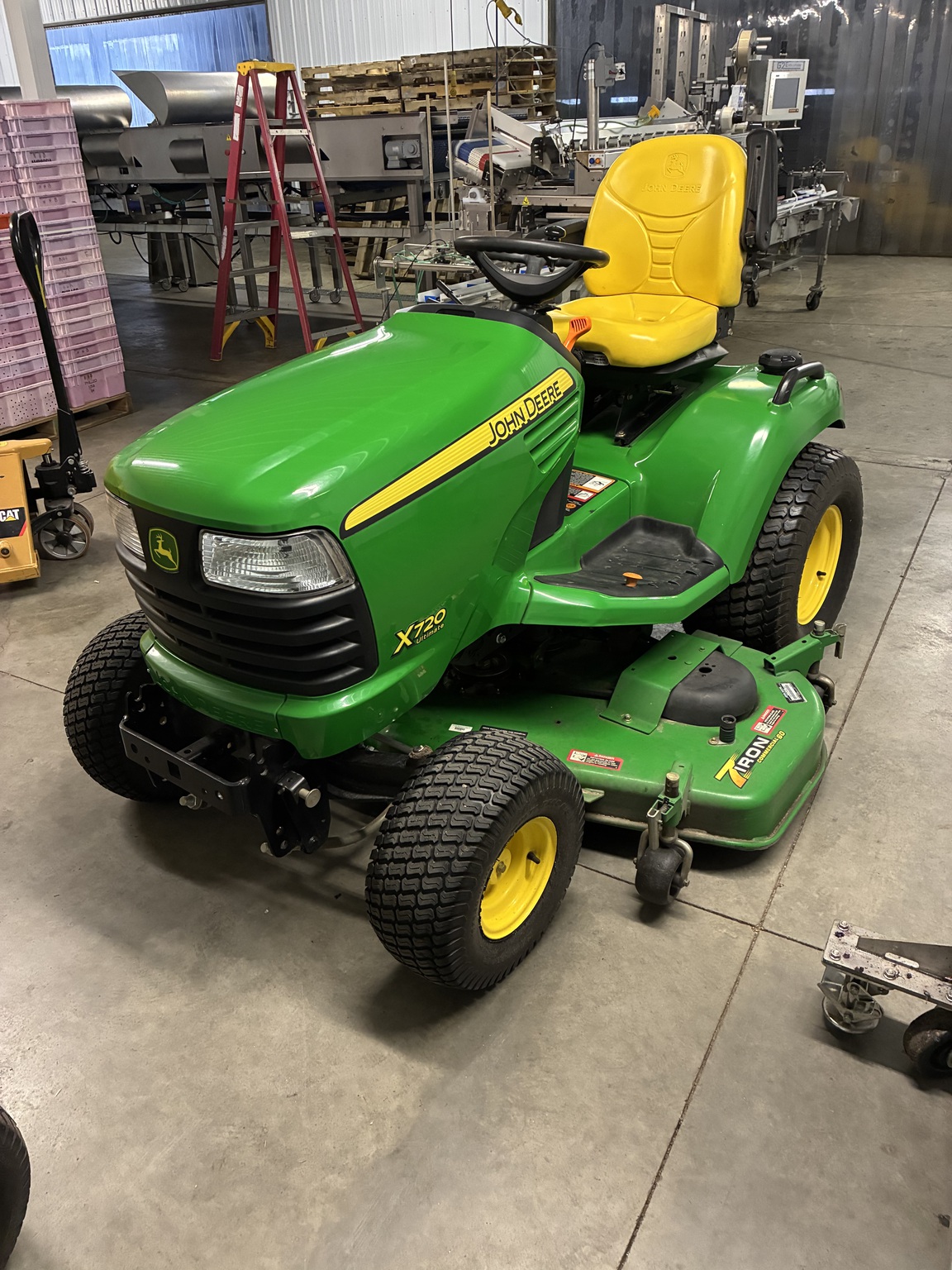 2011 John Deere X720 Image 1