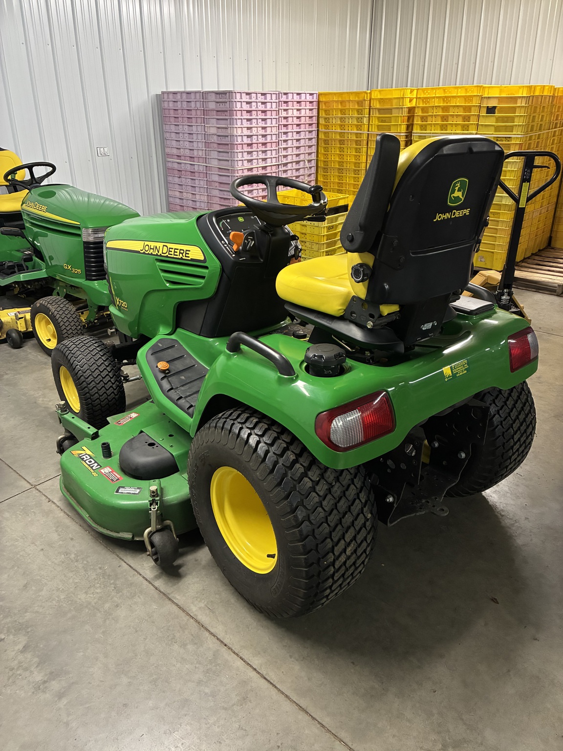 2011 John Deere X720 Image 7