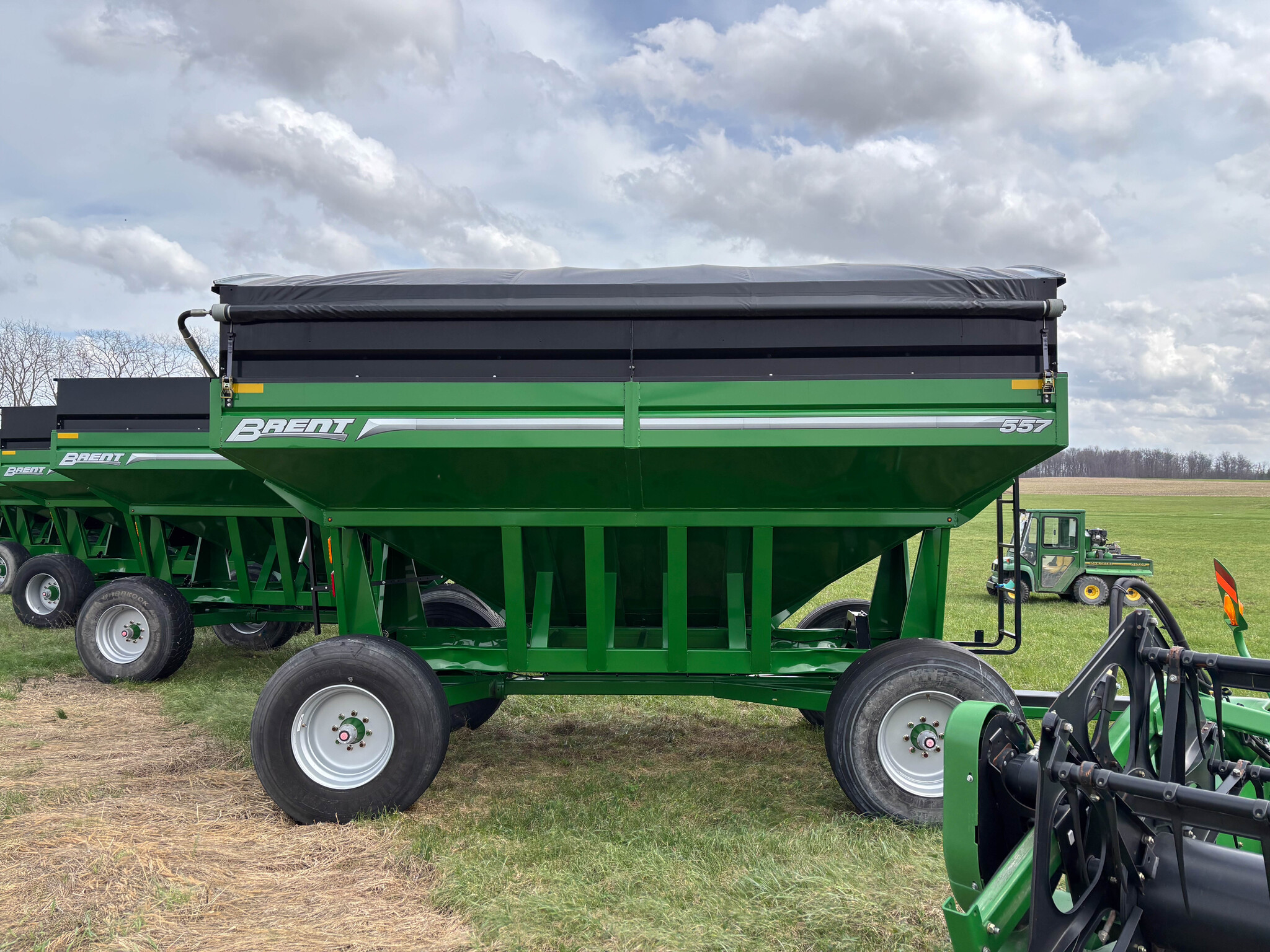 Used -- Brent 557 Grain Carts at Koenig Equipment in Anna, OH - PhotoXL4