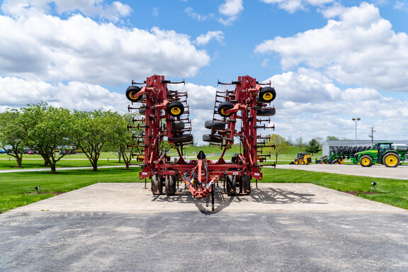 Used 2005 Sunflower 5055-48 Field Cultivators at Koenig Equipment in Anna, OH - Photo1