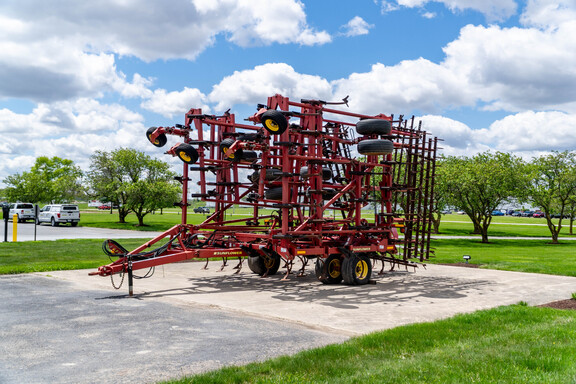 Used 2005 Sunflower 5055-48 Field Cultivators at Koenig Equipment in Anna, OH - Photo2
