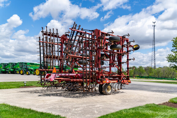 Used 2005 Sunflower 5055-48 Field Cultivators at Koenig Equipment in Anna, OH - Photo6