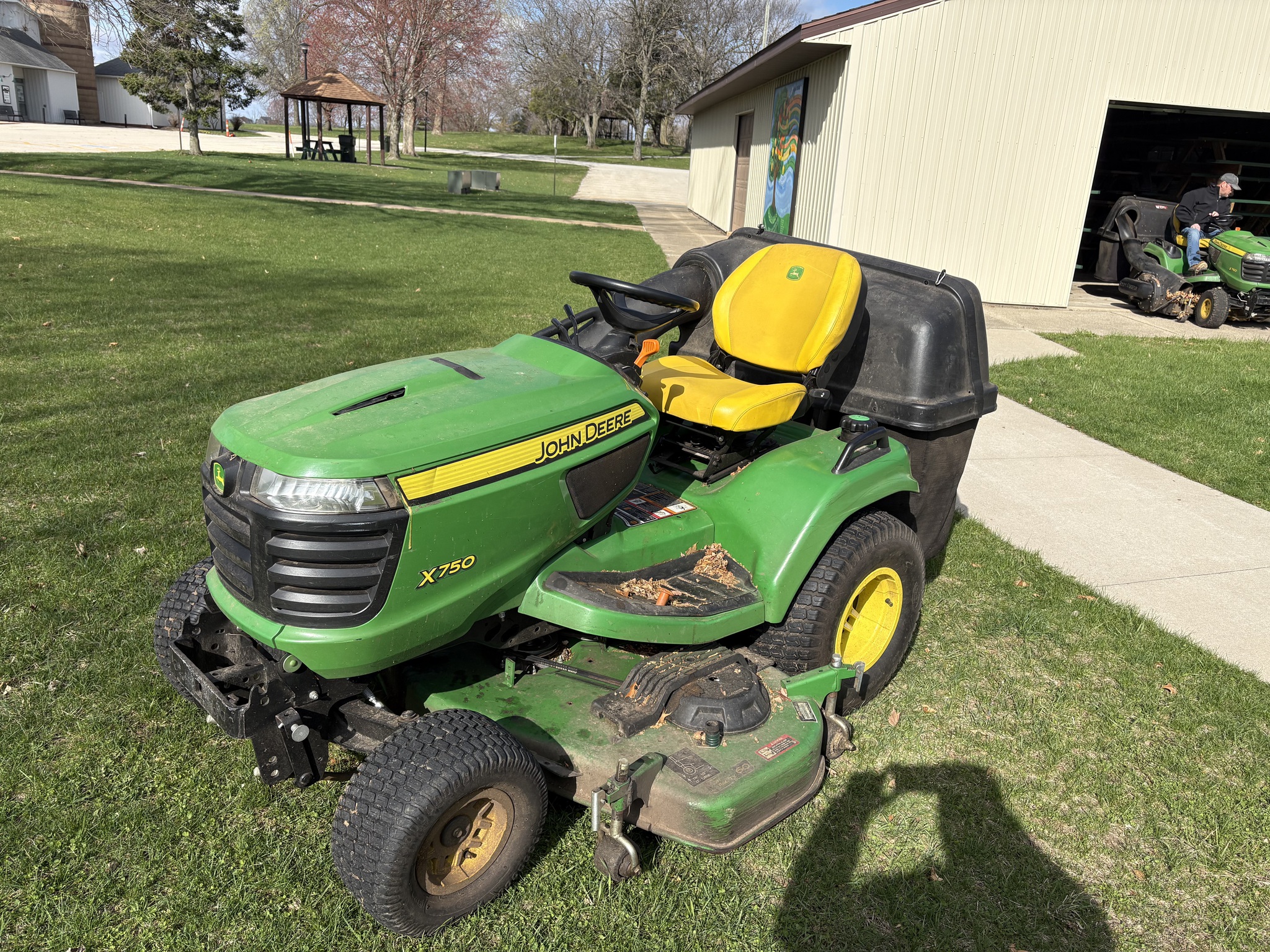  2023 John Deere X750 at Heritage Tractor in Geneseo, IL