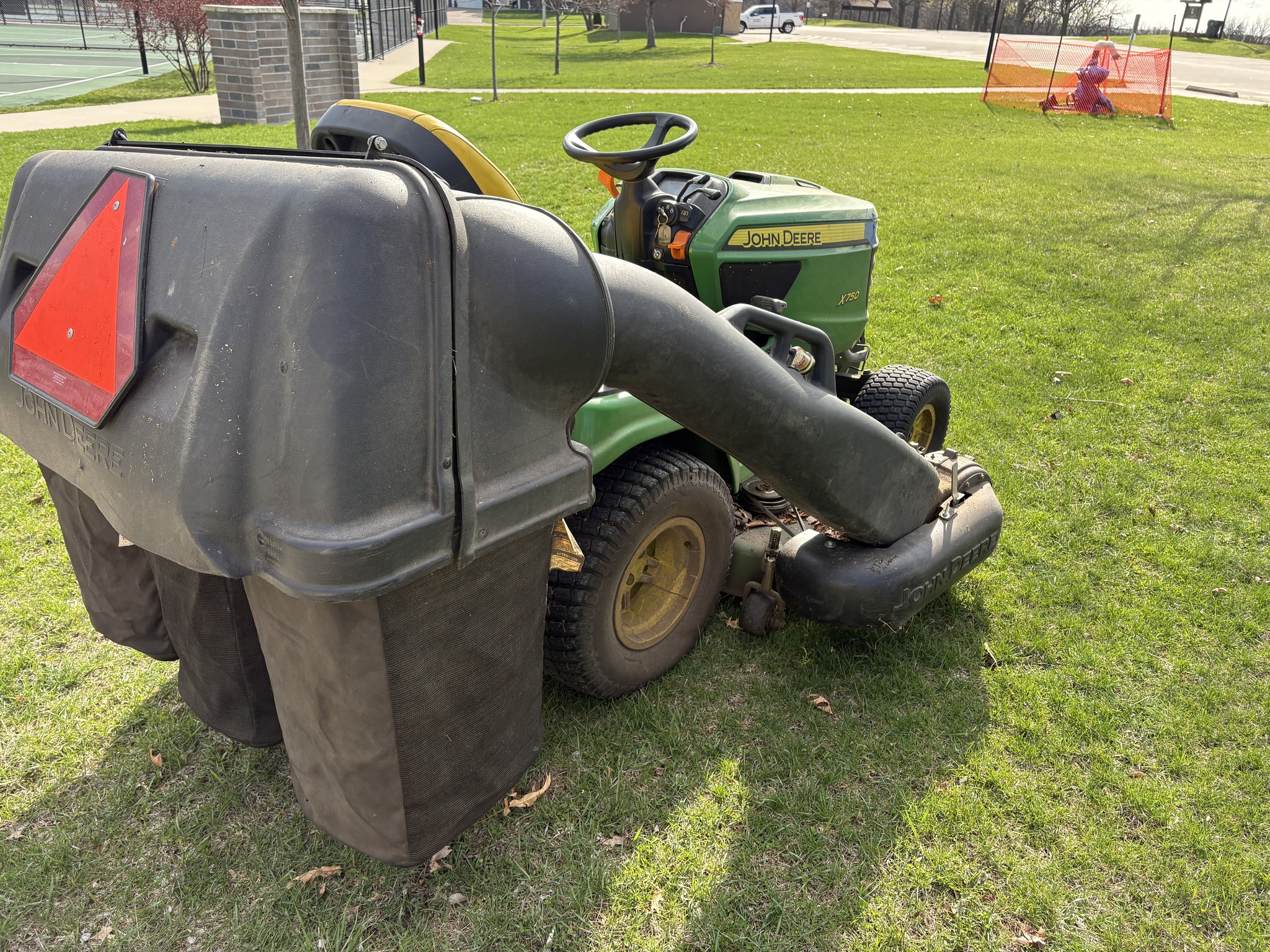  2023 John Deere X750 at Heritage Tractor in Geneseo, IL