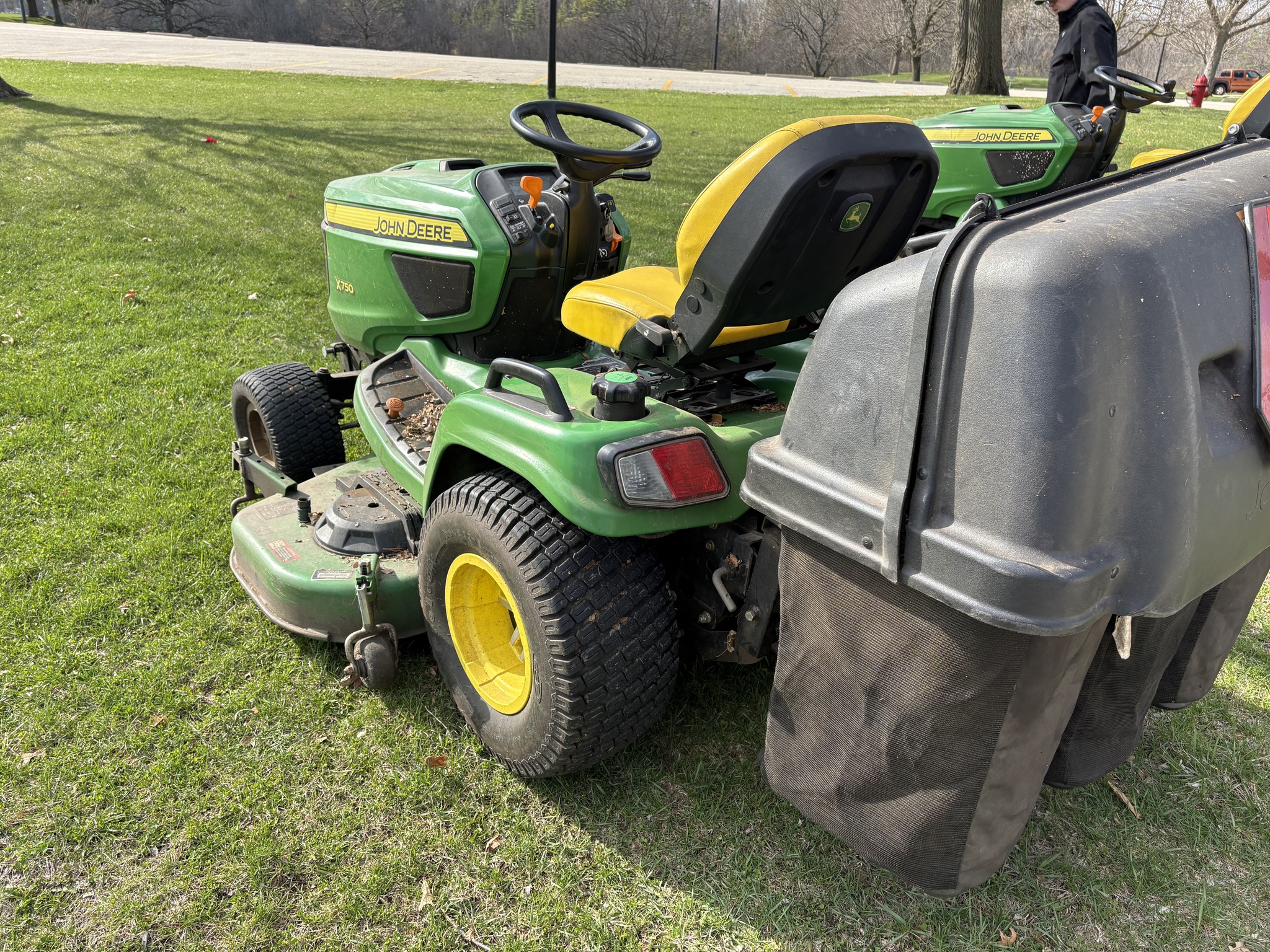  2023 John Deere X750 at Heritage Tractor in Geneseo, IL