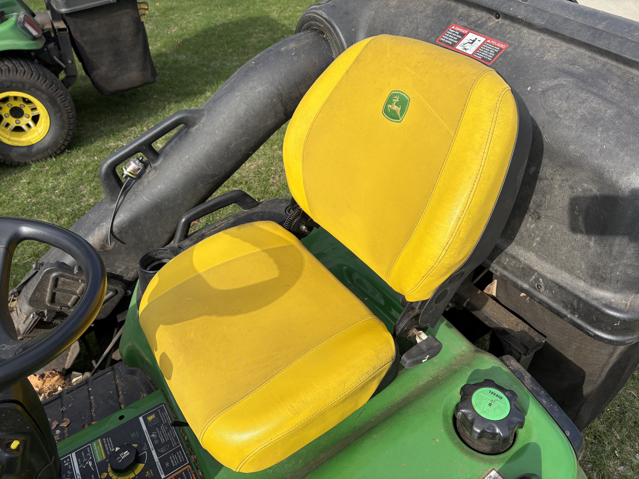  2023 John Deere X750 at Heritage Tractor in Geneseo, IL