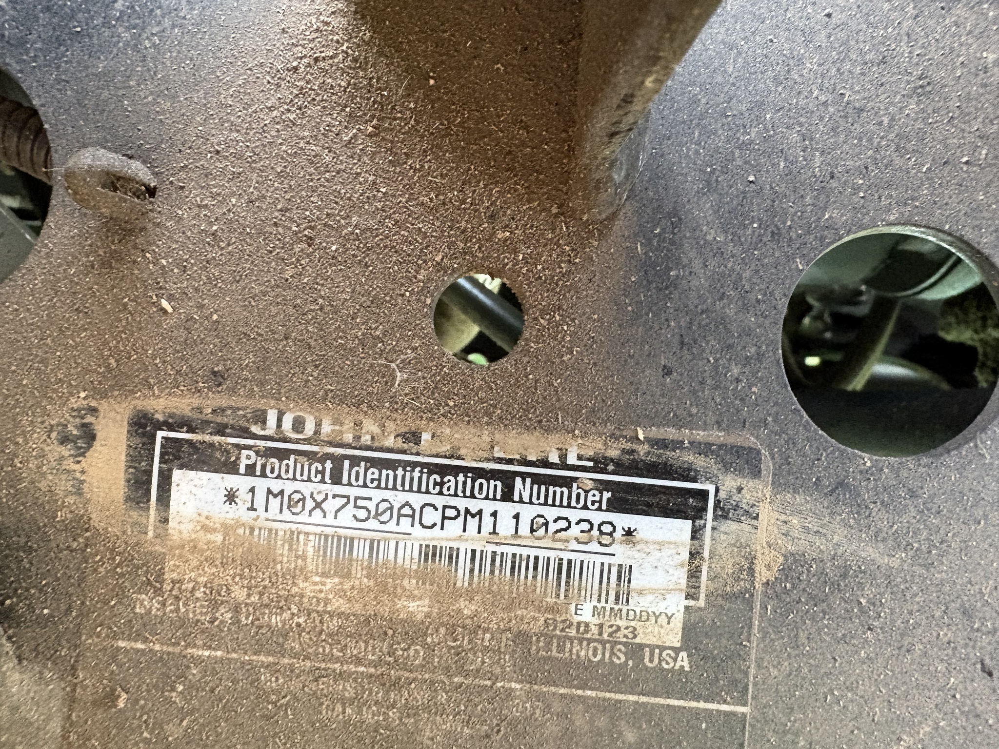  2023 John Deere X750 at Heritage Tractor in Geneseo, IL