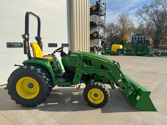  John Deere 3039R