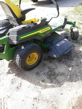 Photo of 2025 John Deere Z330R