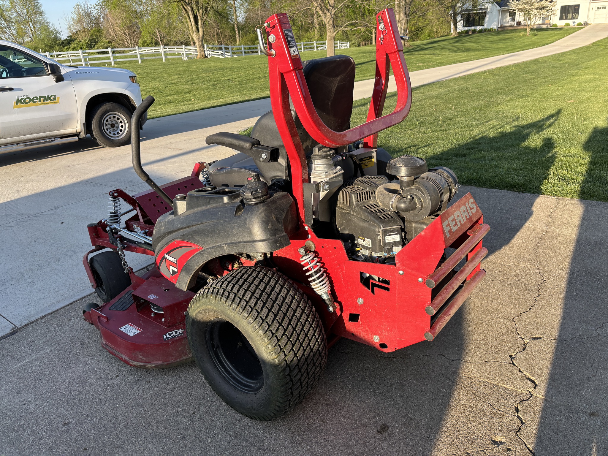 Used 2025 Ferris ISX2200 28 Zero Turn Mowers at Koenig Equipment in Richmond, IN - PhotoXL3