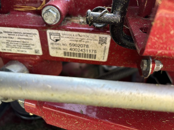 Used 2025 Ferris ISX2200 28 Zero Turn Mowers at Koenig Equipment in Richmond, IN - Photo9