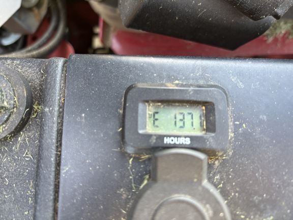 Used 2025 Ferris ISX2200 28 Zero Turn Mowers at Koenig Equipment in Richmond, IN - Photo10