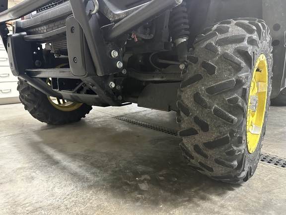 Photo of 2021 John Deere XUV 835R