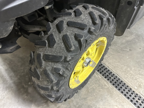 Photo of 2021 John Deere XUV 835R