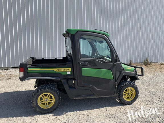 Photo of 2021 John Deere XUV 835R