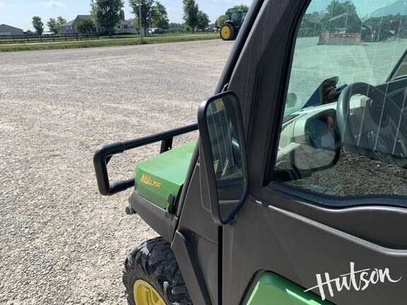 Photo of 2021 John Deere XUV 835R