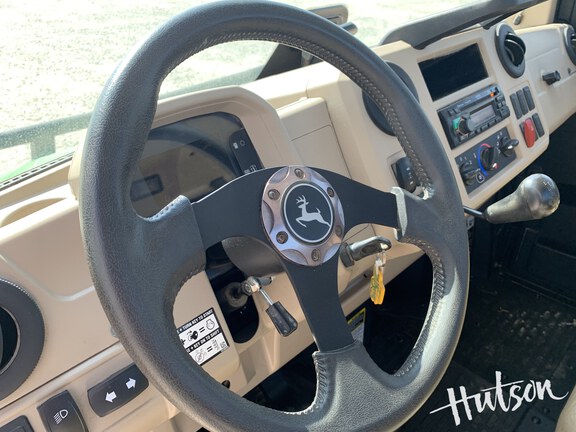Photo of 2021 John Deere XUV 835R