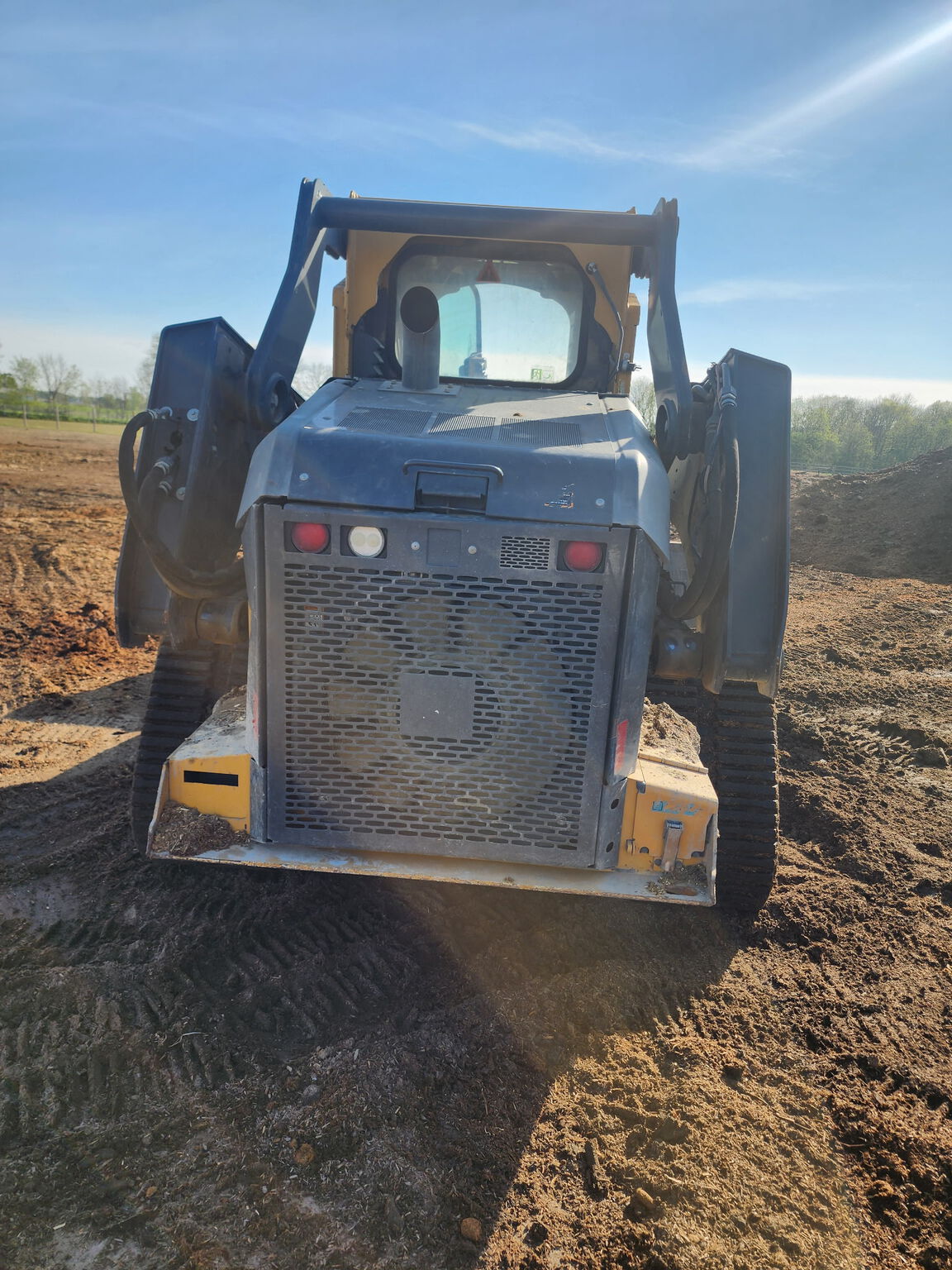 2016 John Deere 333G Image 3