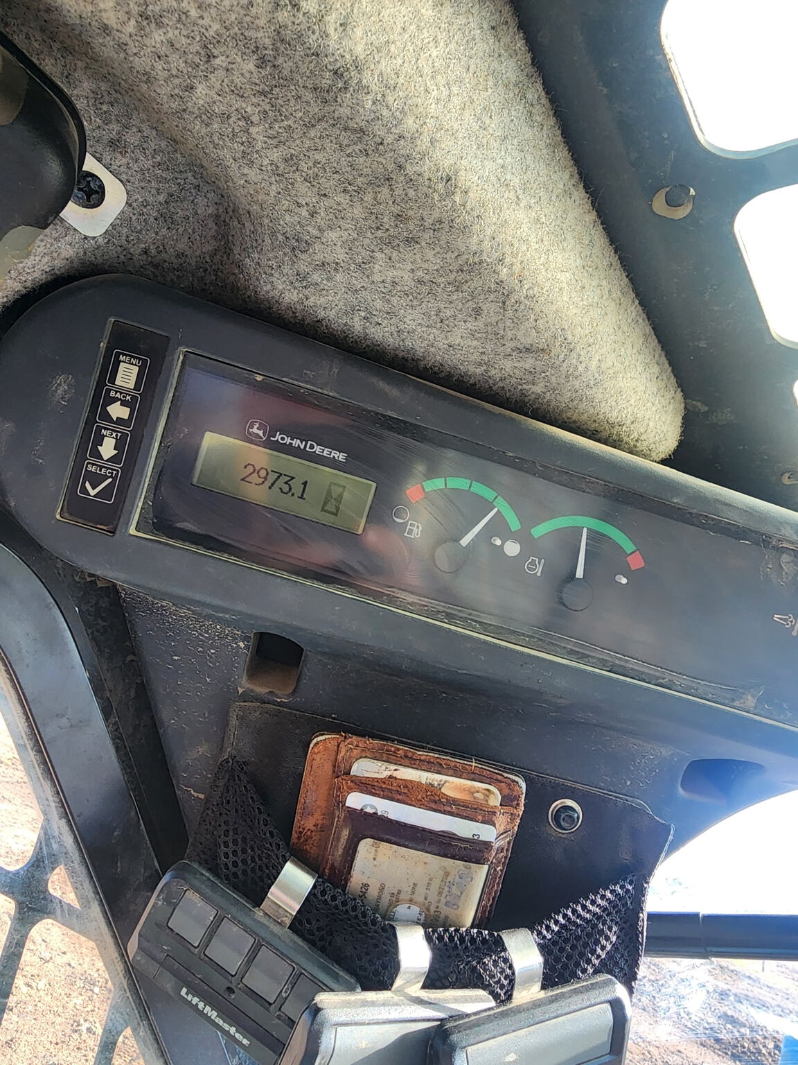 2016 John Deere 333G Image 6