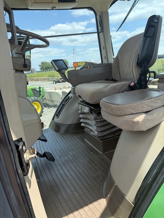 2013 John-Deere 8335R