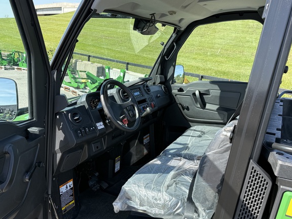 2025 John-Deere XUV 845M HVAC Cab