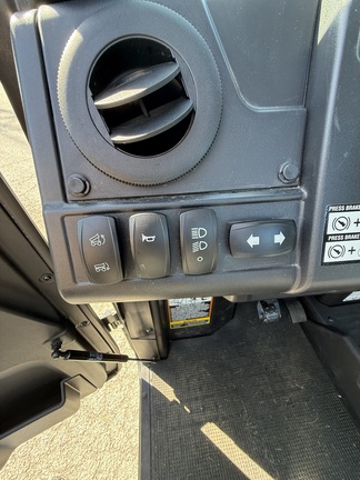 2025 John-Deere XUV 845M HVAC Cab
