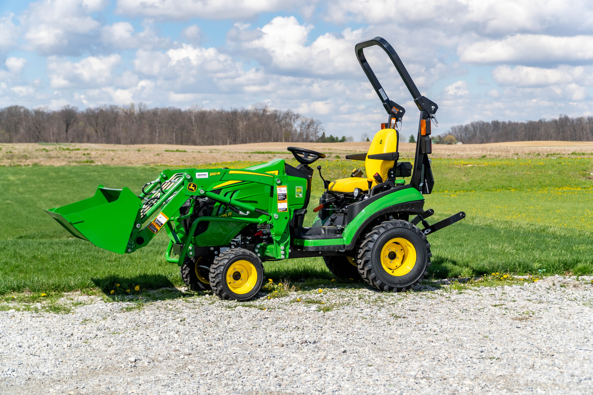 New In-Stock 2026 John Deere 1025R Compact Utility Tractors at Koenig Equipment in Amelia, OH - PhotoXL2