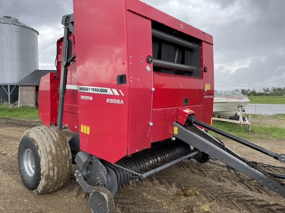 2016 Massey Ferguson 2956A