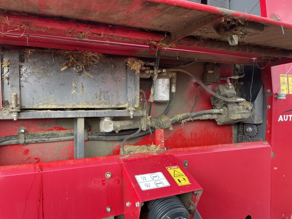 2016 Massey Ferguson 2956A