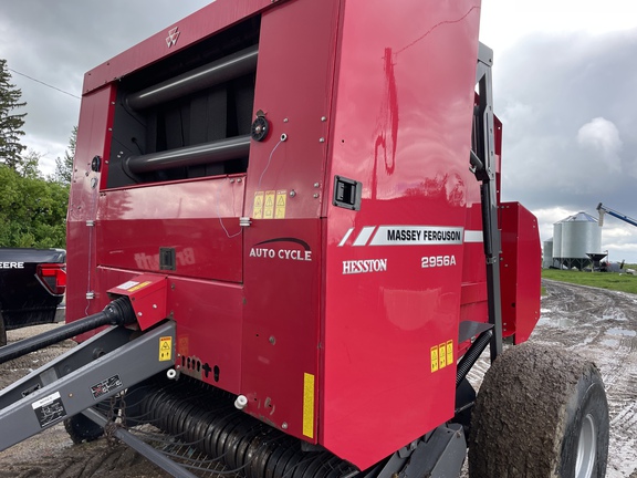 2016 Massey Ferguson 2956A
