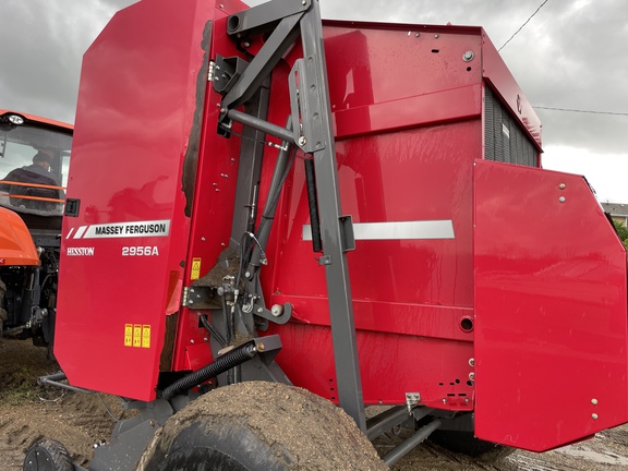 2016 Massey Ferguson 2956A