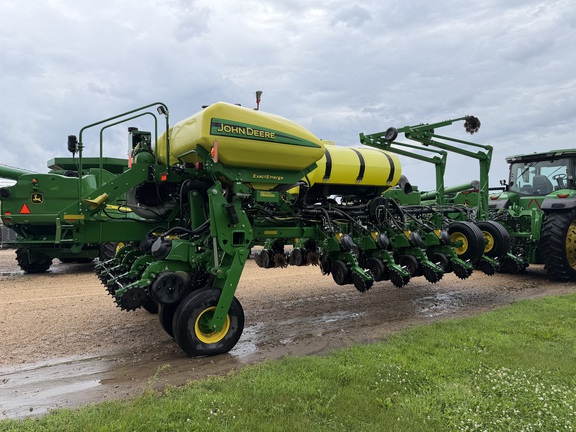 2017 John Deere 1775NT - Photo3