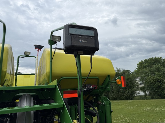 2017 John Deere 1775NT - Photo15