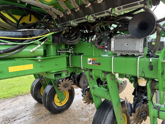 2017 John Deere 1775NT - Photo9