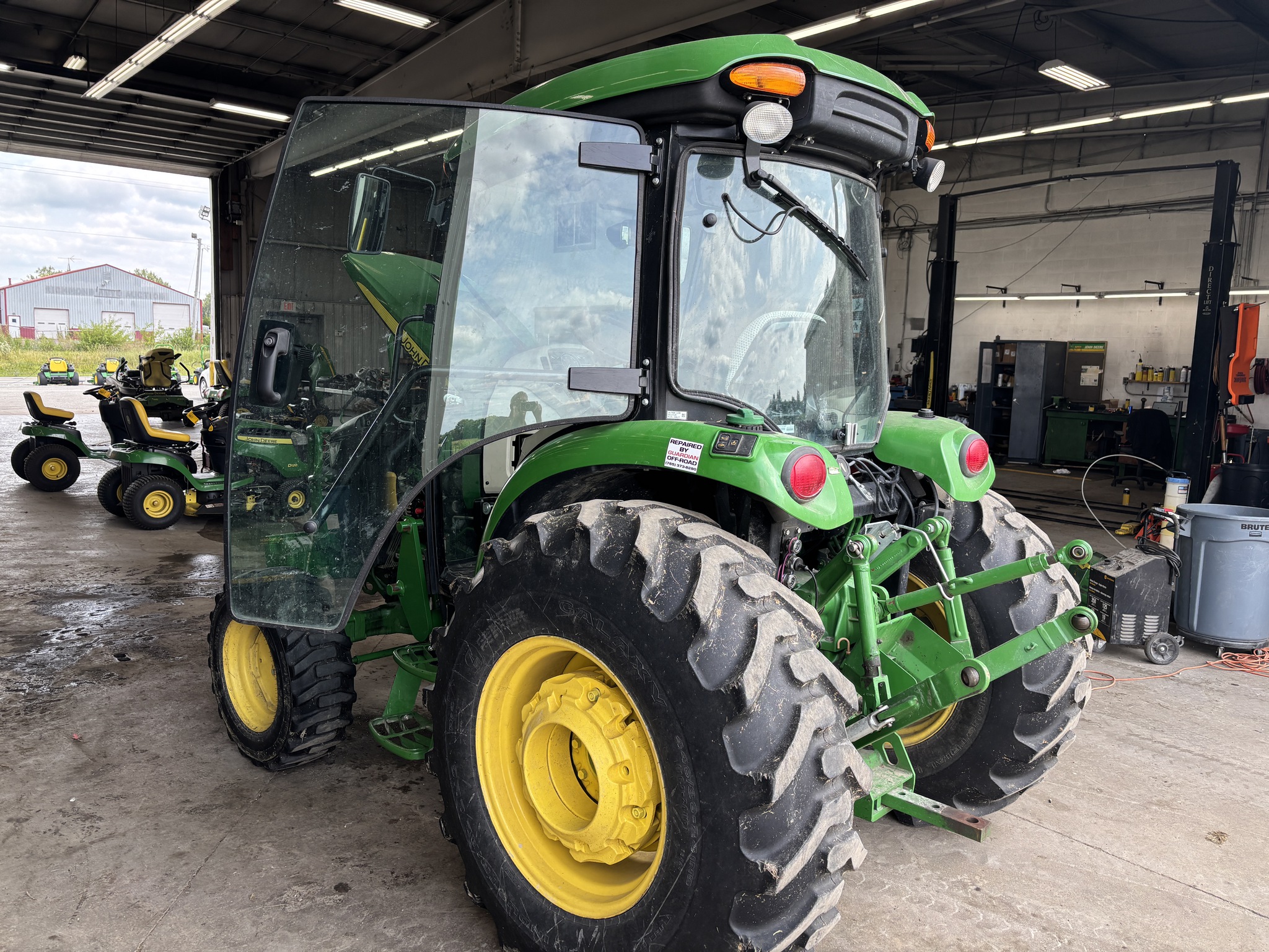 Used 2021 John Deere 4066R Compact Utility Tractors at Koenig Equipment in Richmond, IN - PhotoXL5