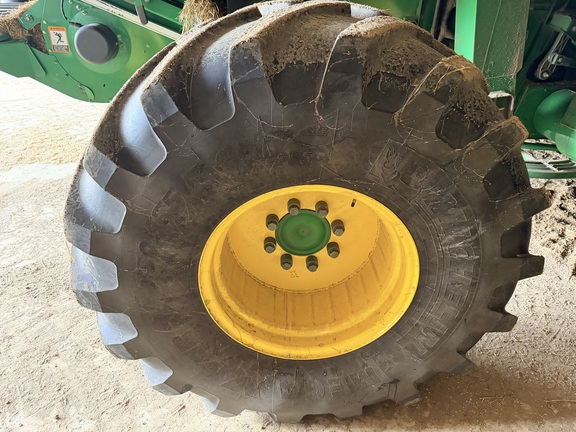 Photo of 2014 John Deere S680
