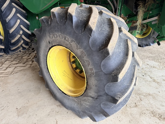 Photo of 2014 John Deere S680
