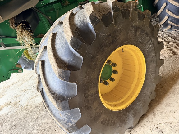 Photo of 2014 John Deere S680