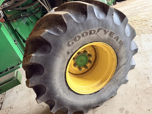 Photo of 2014 John Deere S680
