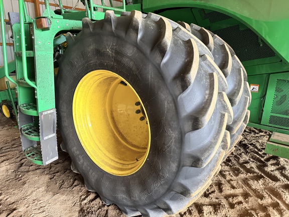 Photo of 2014 John Deere S680