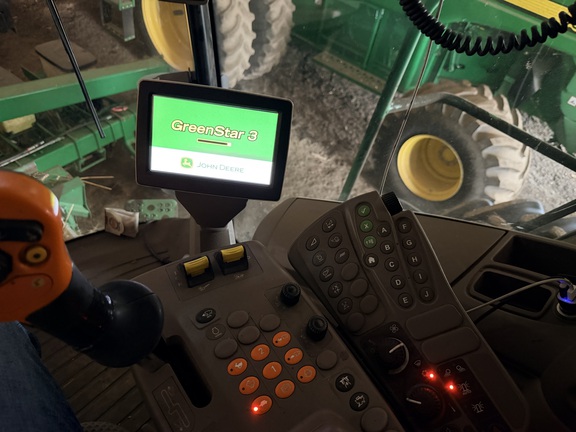 Photo of 2014 John Deere S680