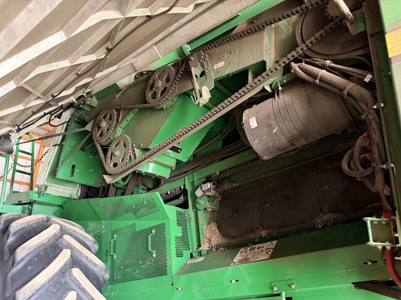 Photo of 2014 John Deere S680